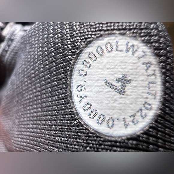 Lululemon Hotty Hot Short  Low-Rise 4 Tall “Heather Lux Multi Black - Picture 9 of 9